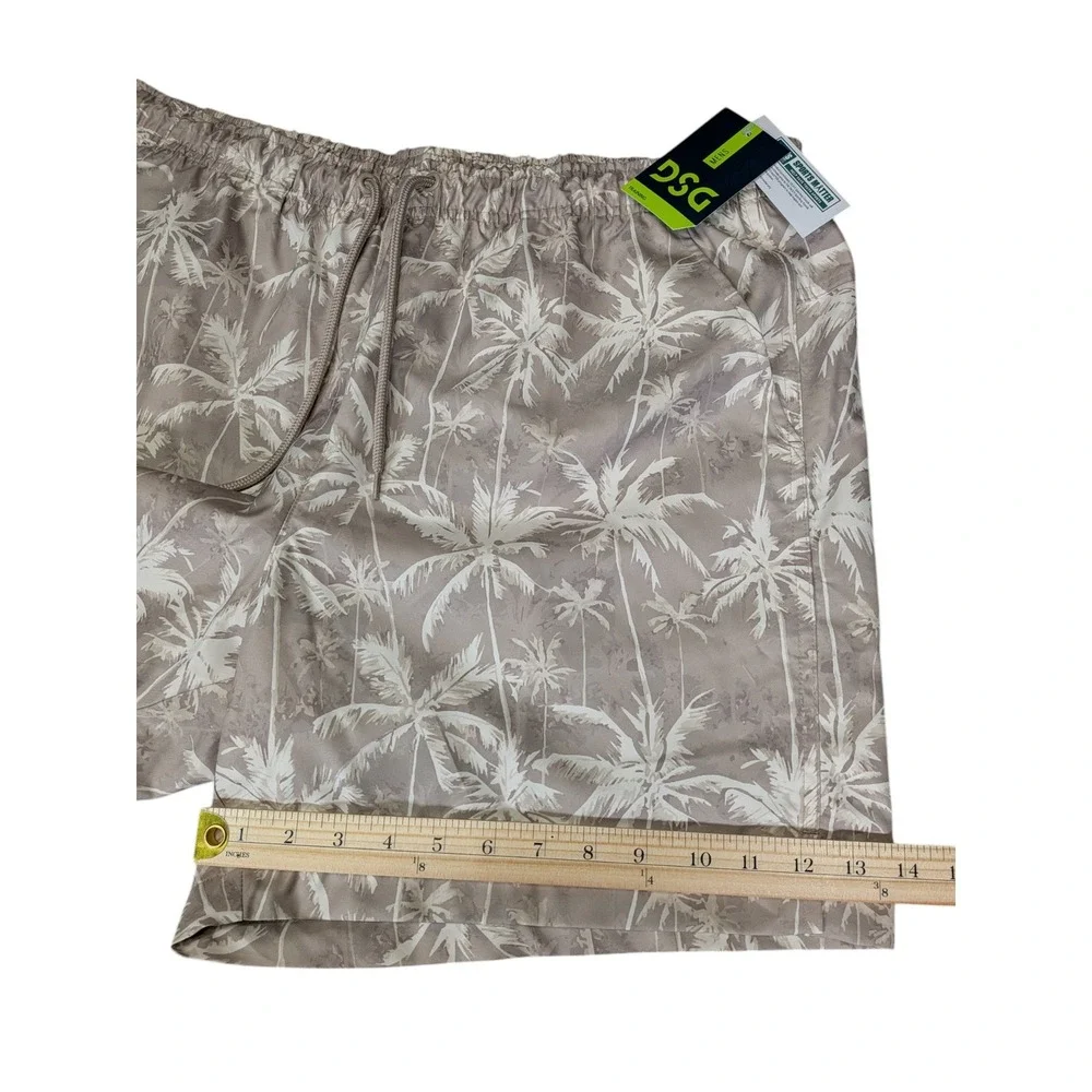 DSG Mens Rec Short XL Relaxed Fit 6 Inseam Palm Tree Khaki Water Repellent NEW